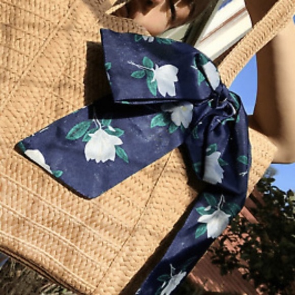 Draper James Everyday Straw Tote - Picture 6 of 6